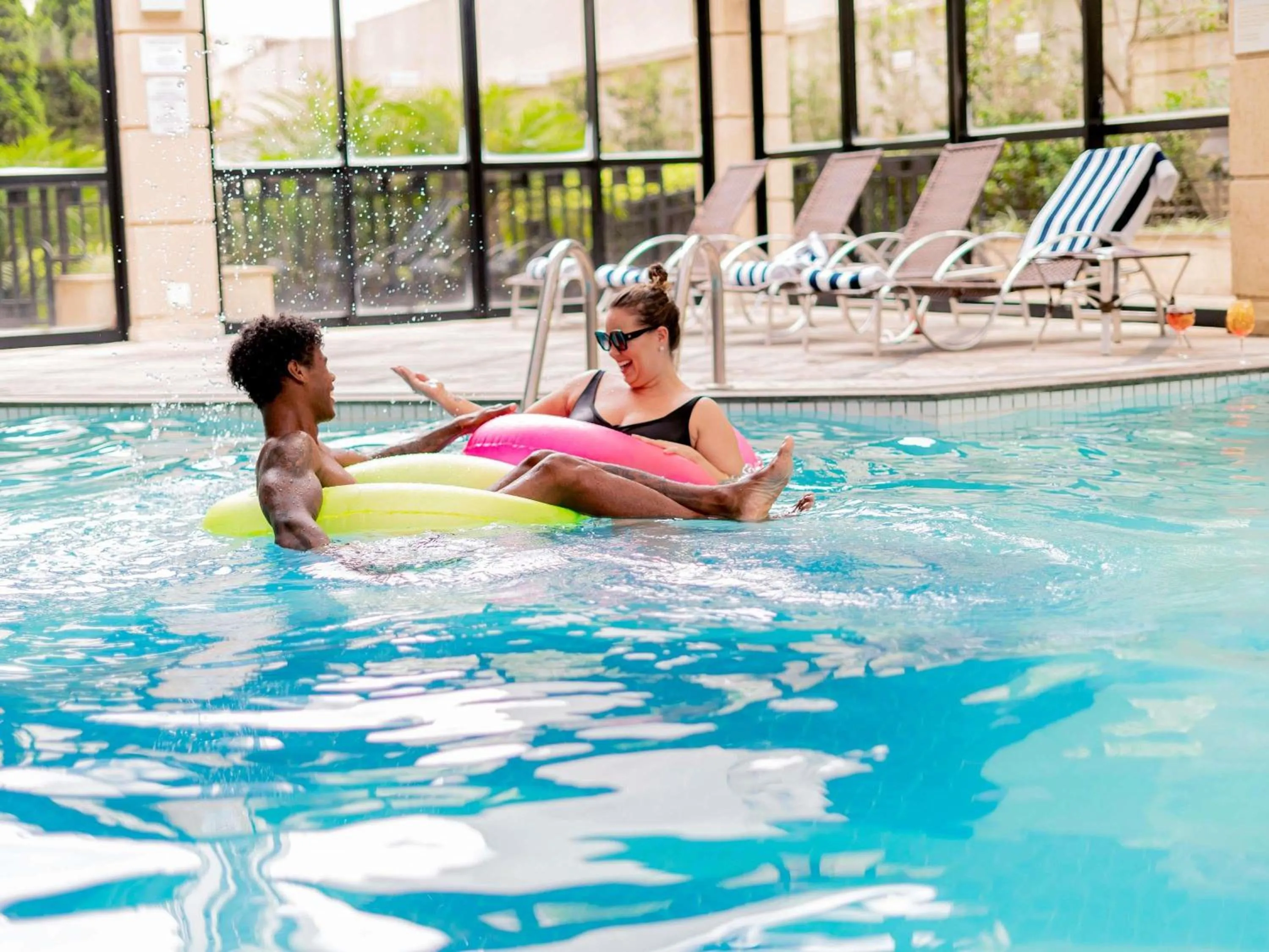 Pool view in Mercure Sao Paulo Pinheiros