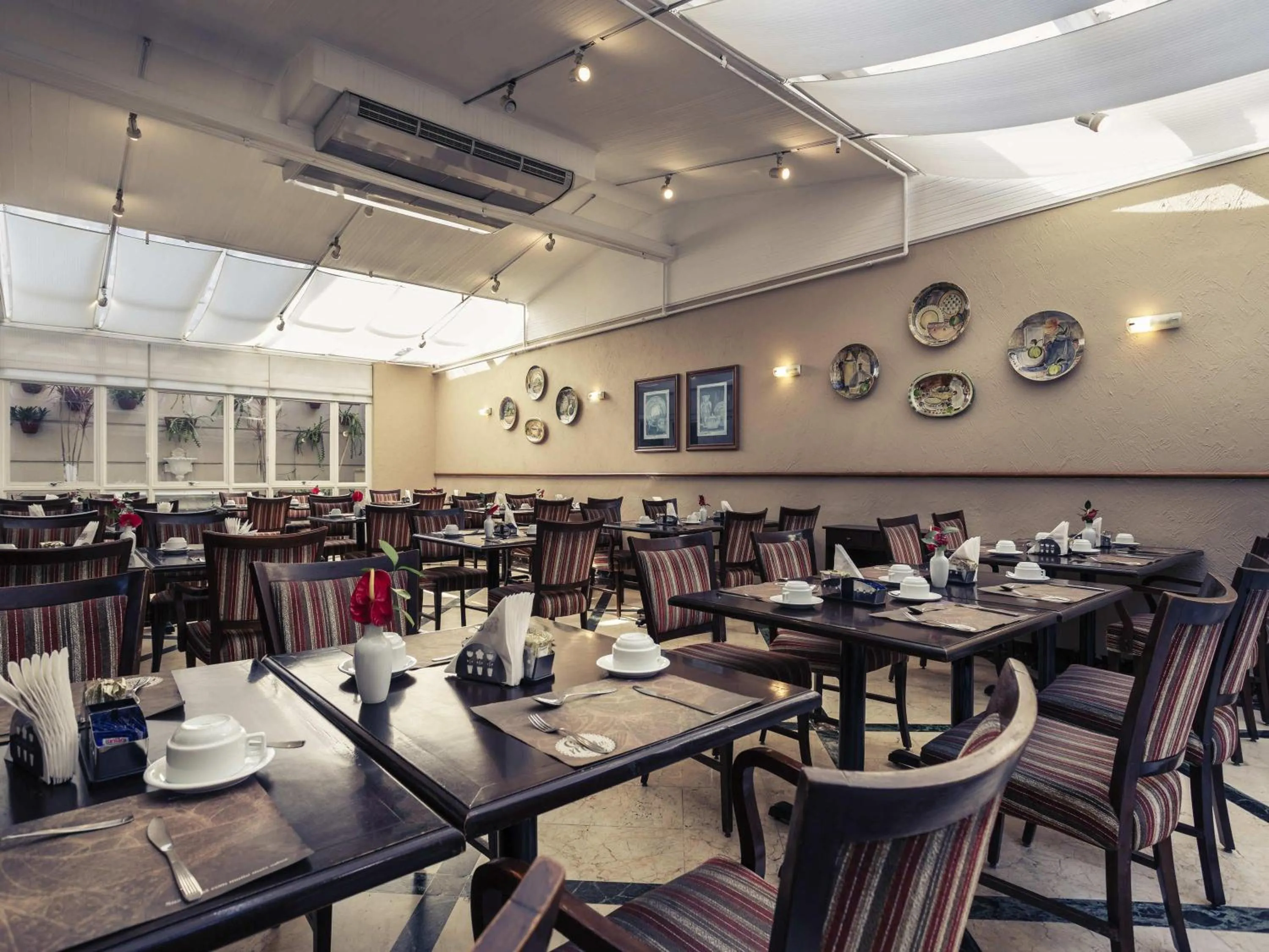 Restaurant/places to eat in Mercure Sao Paulo Pinheiros