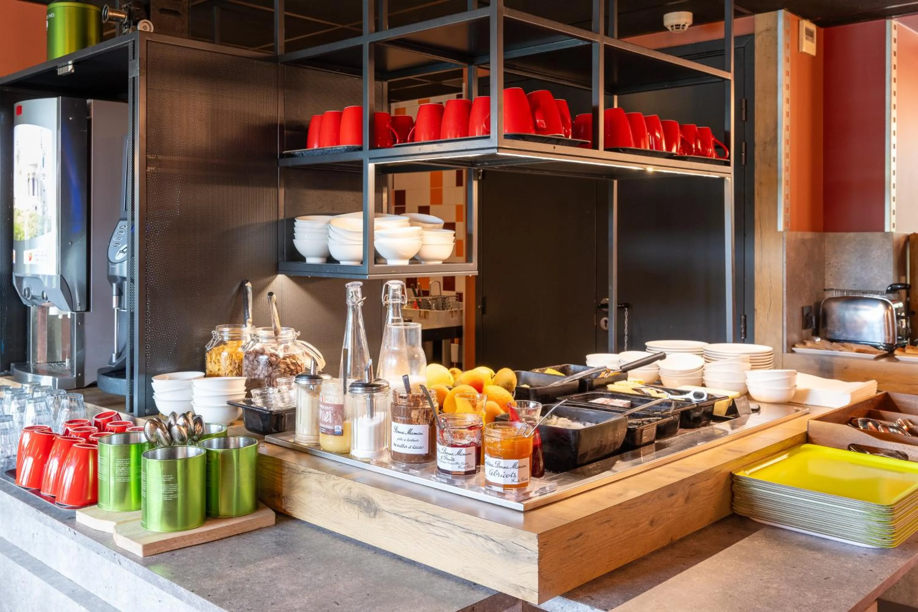 Breakfast in ibis budget Lyon Centre Confluence