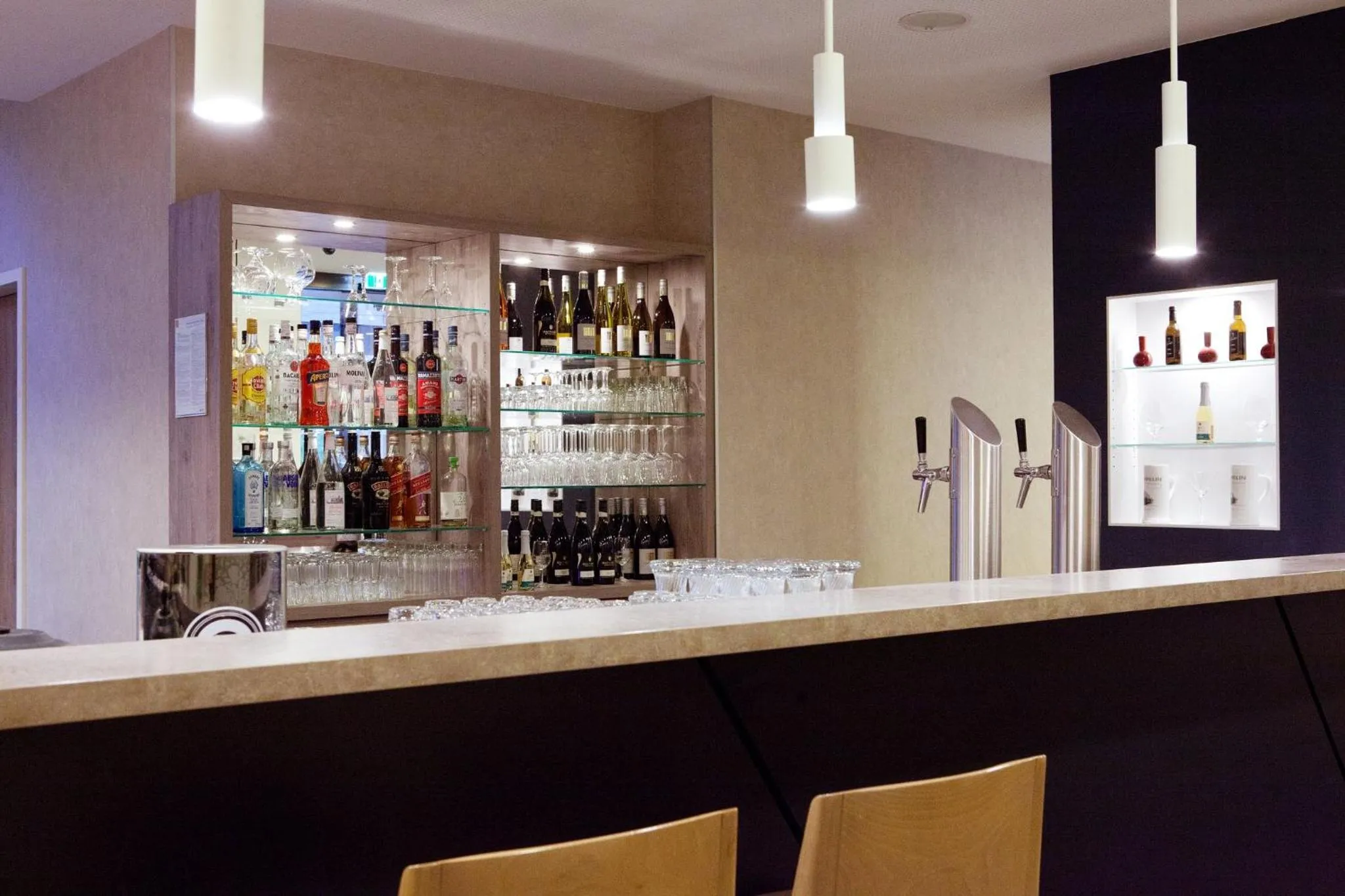 Lounge or bar in Holiday Inn Express Friedrichshafen by IHG