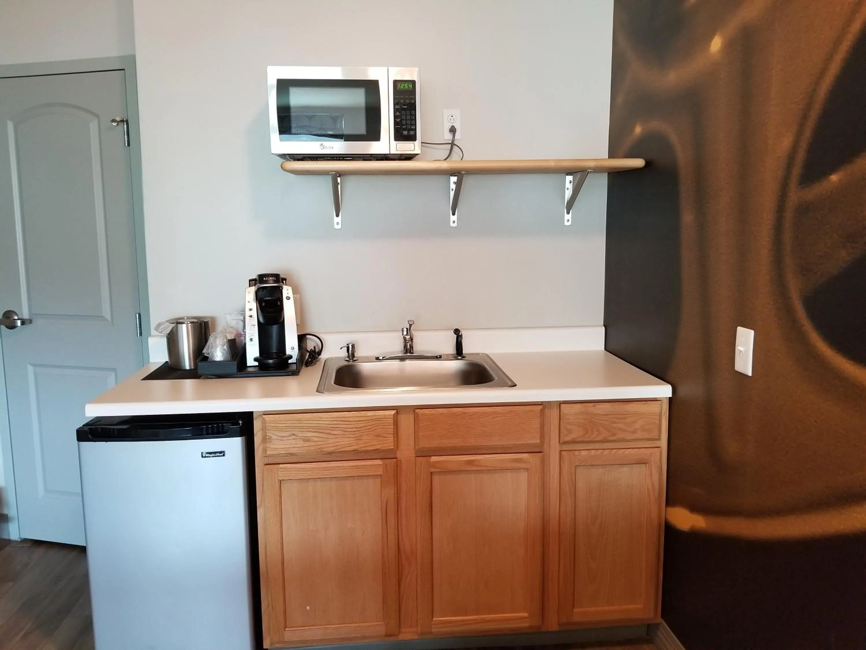 Photo of the whole room in Hotel Indigo Pittsburgh East Liberty by IHG