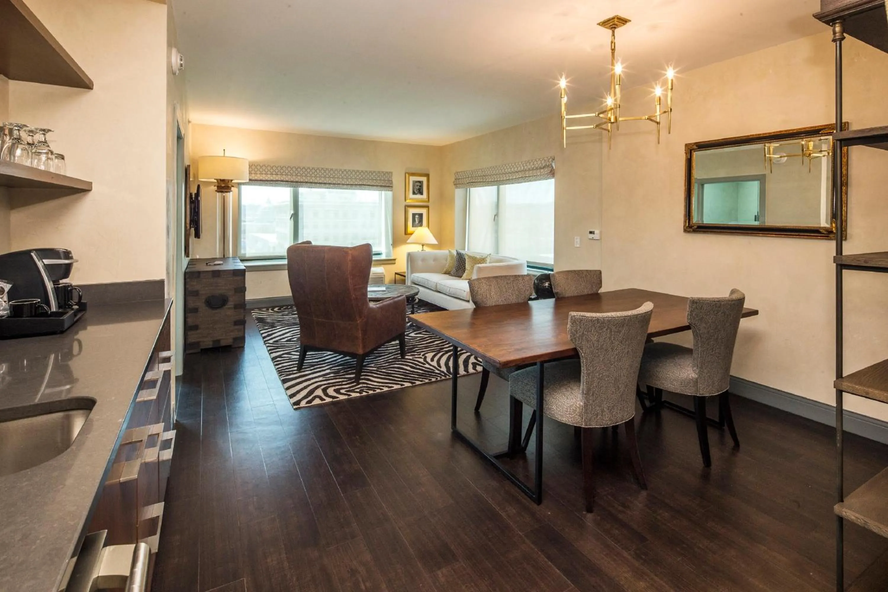 Photo of the whole room in Hotel Indigo Pittsburgh East Liberty by IHG