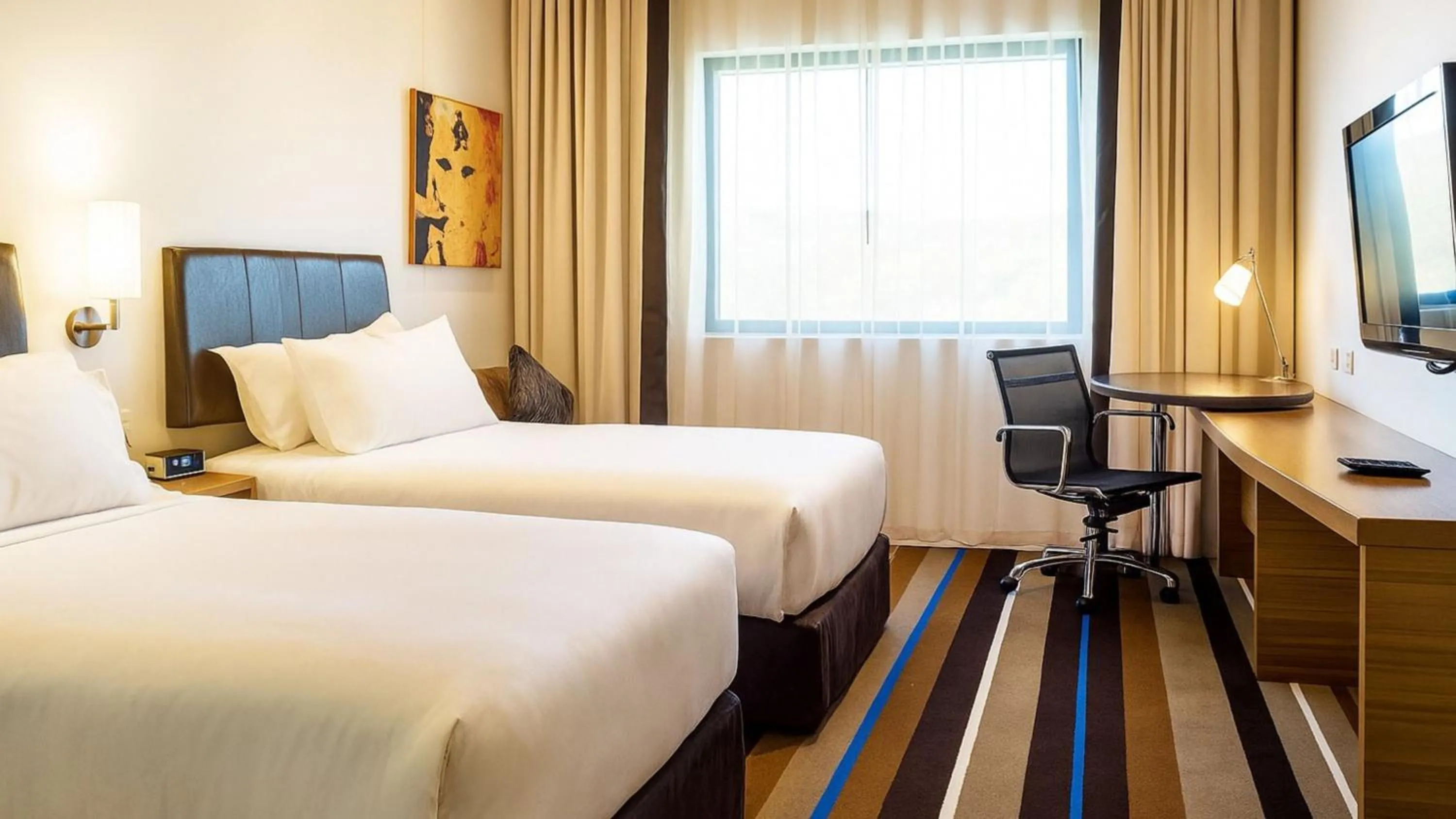 Photo of the whole room, Bed in Holiday Inn Express Port Moresby by IHG