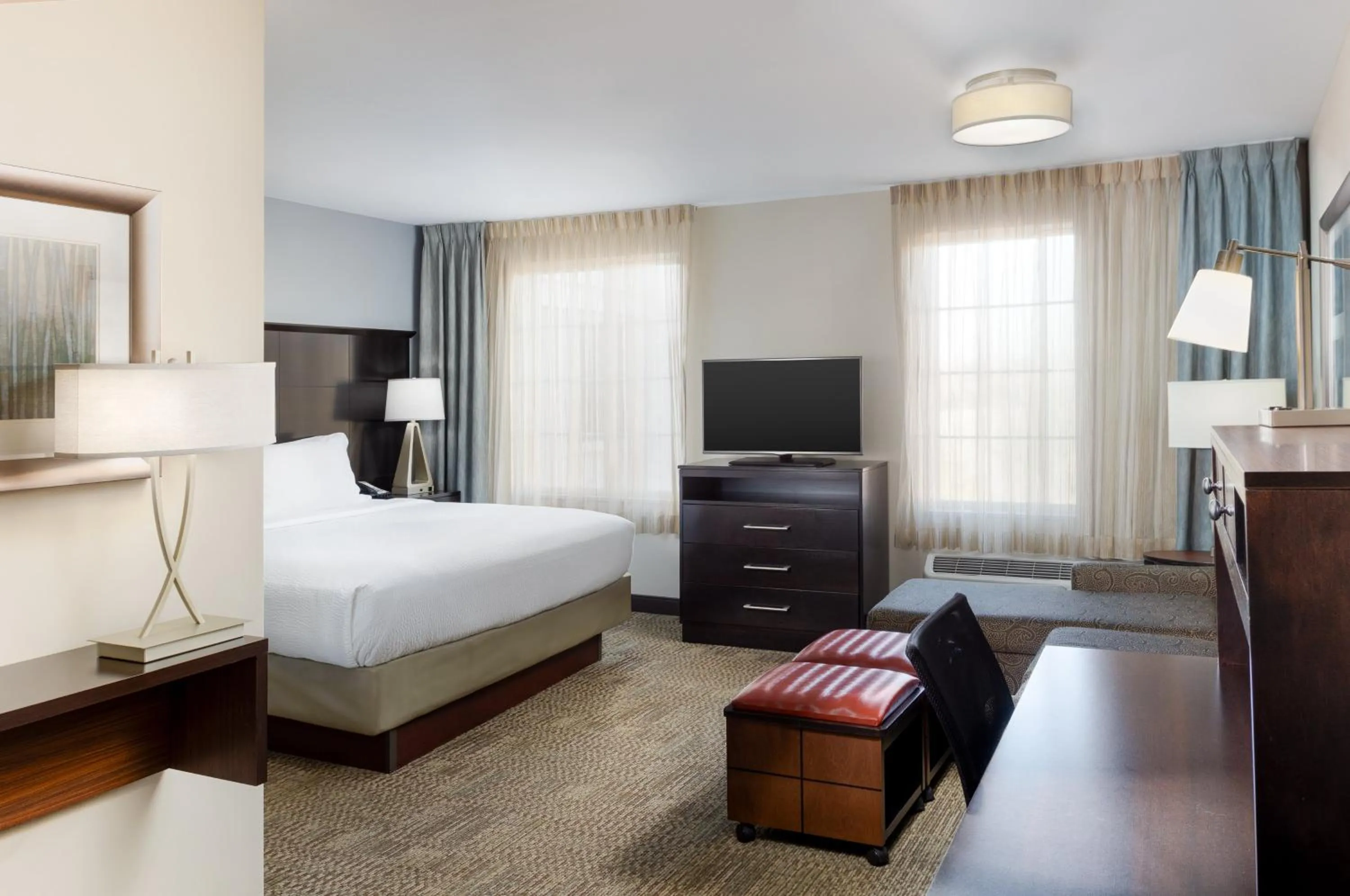 Photo of the whole room, Bed in Staybridge Suites Sacramento-Folsom by IHG