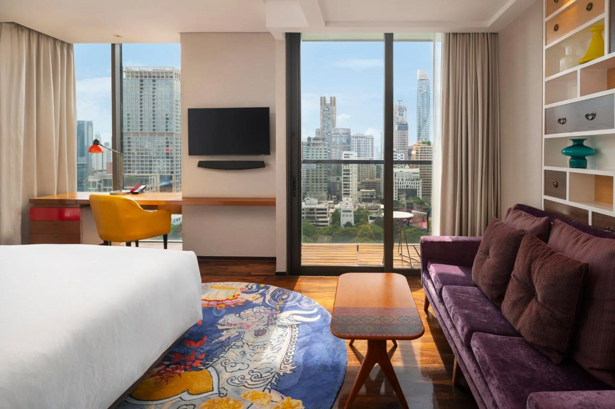 Photo of the whole room, Bed in Hotel Indigo Bangkok Wireless Road by IHG