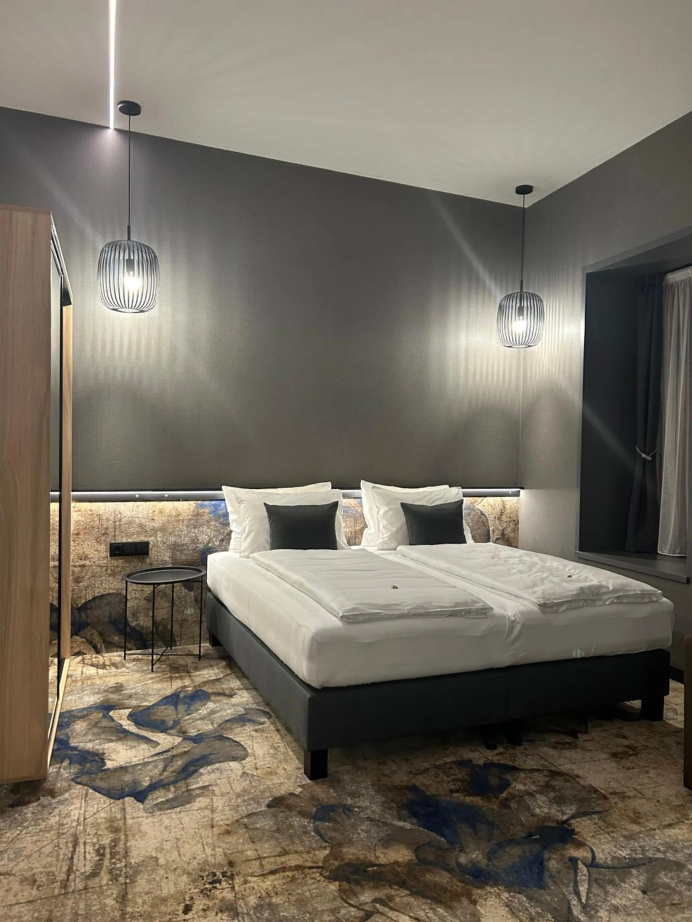 URBAN HOTEL