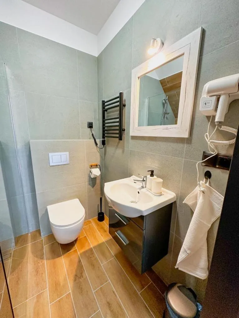 Shower in Hotel Czerwone Korale