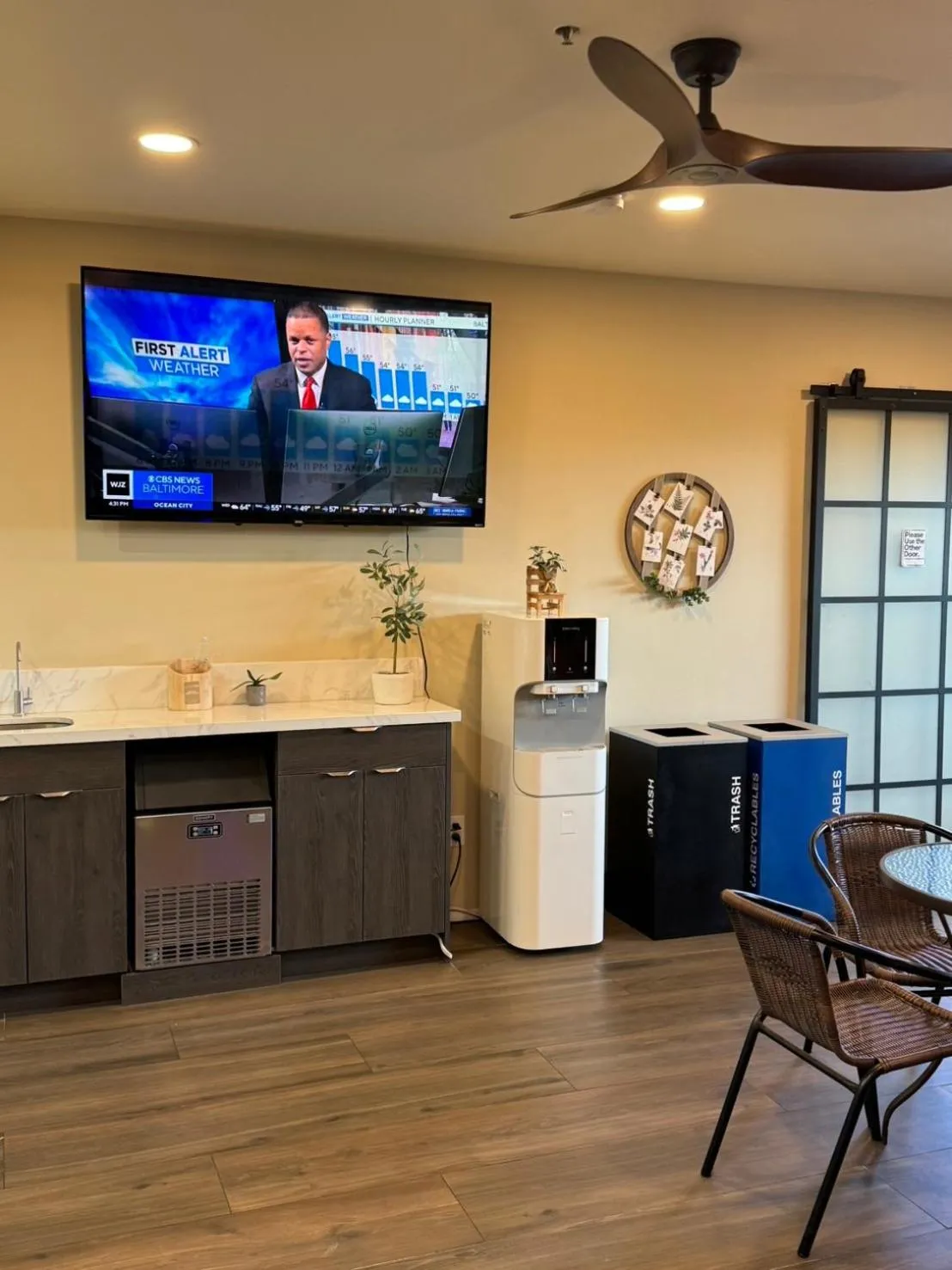 Communal lounge/ TV room in GreenTree Inn & Suites Los Angeles - Alhambra - Pasadena