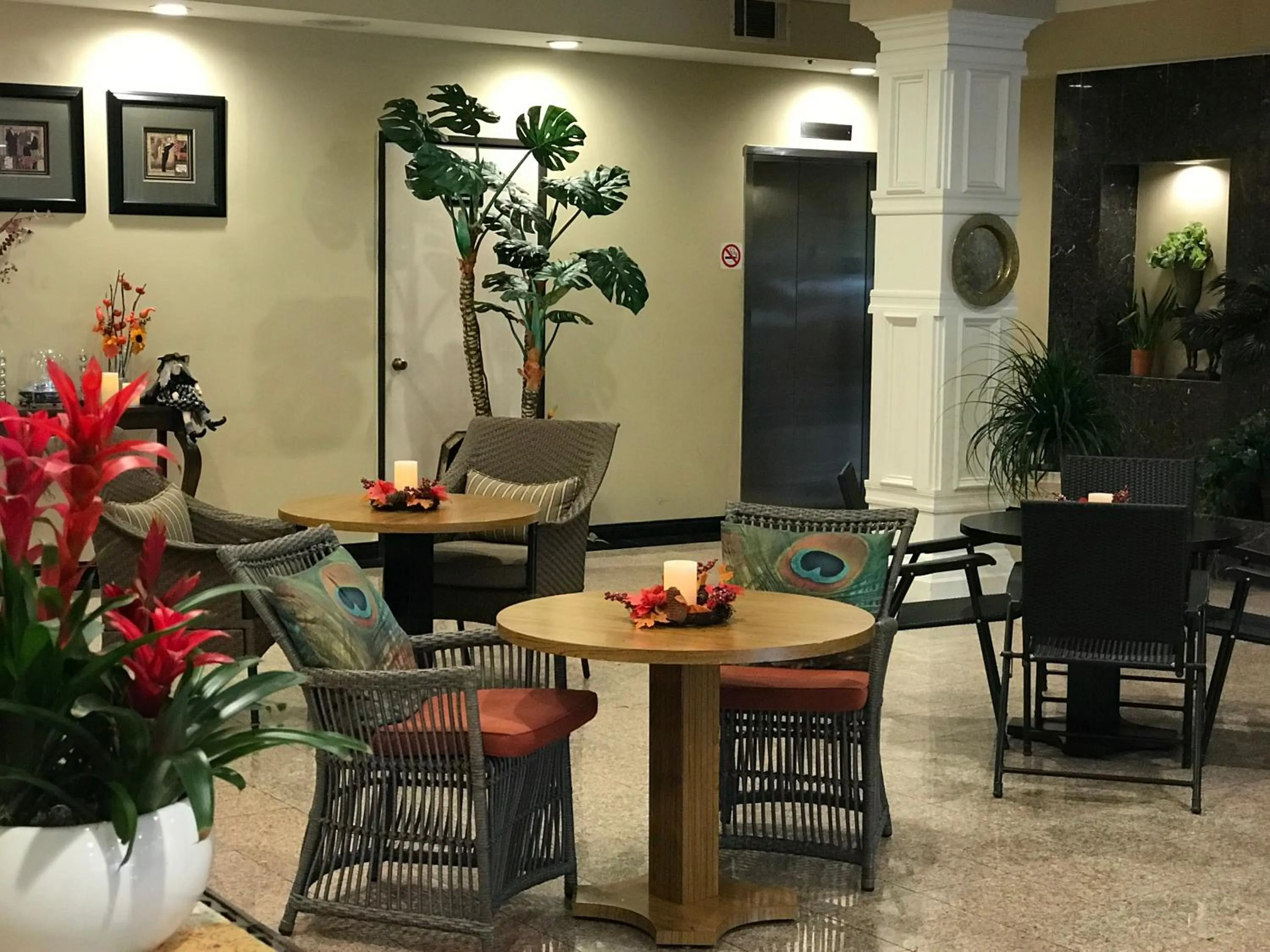 Lounge or bar in GreenTree Inn & Suites Los Angeles - Alhambra - Pasadena