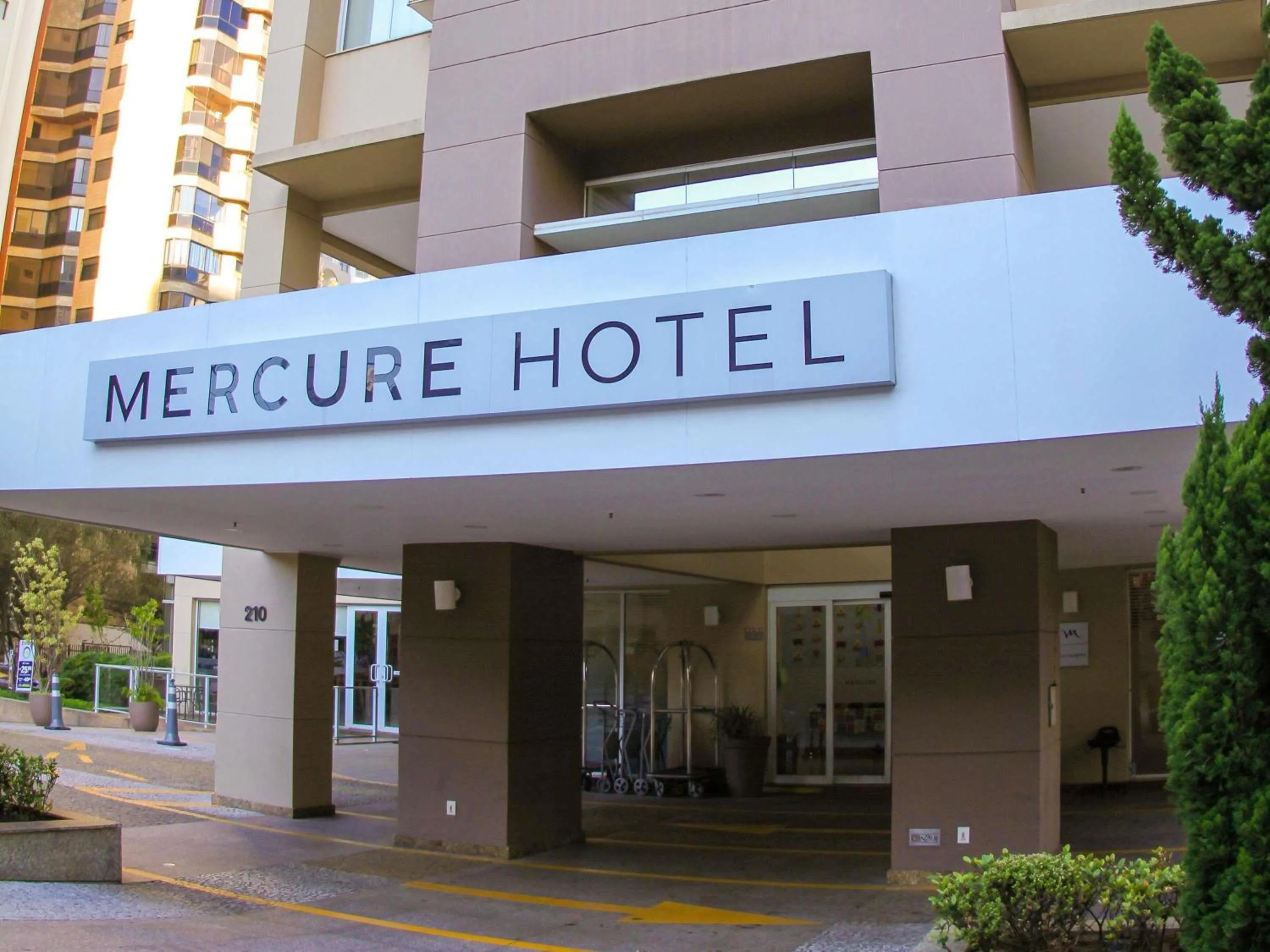 Property building in Mercure Sao Paulo Vila Olimpia