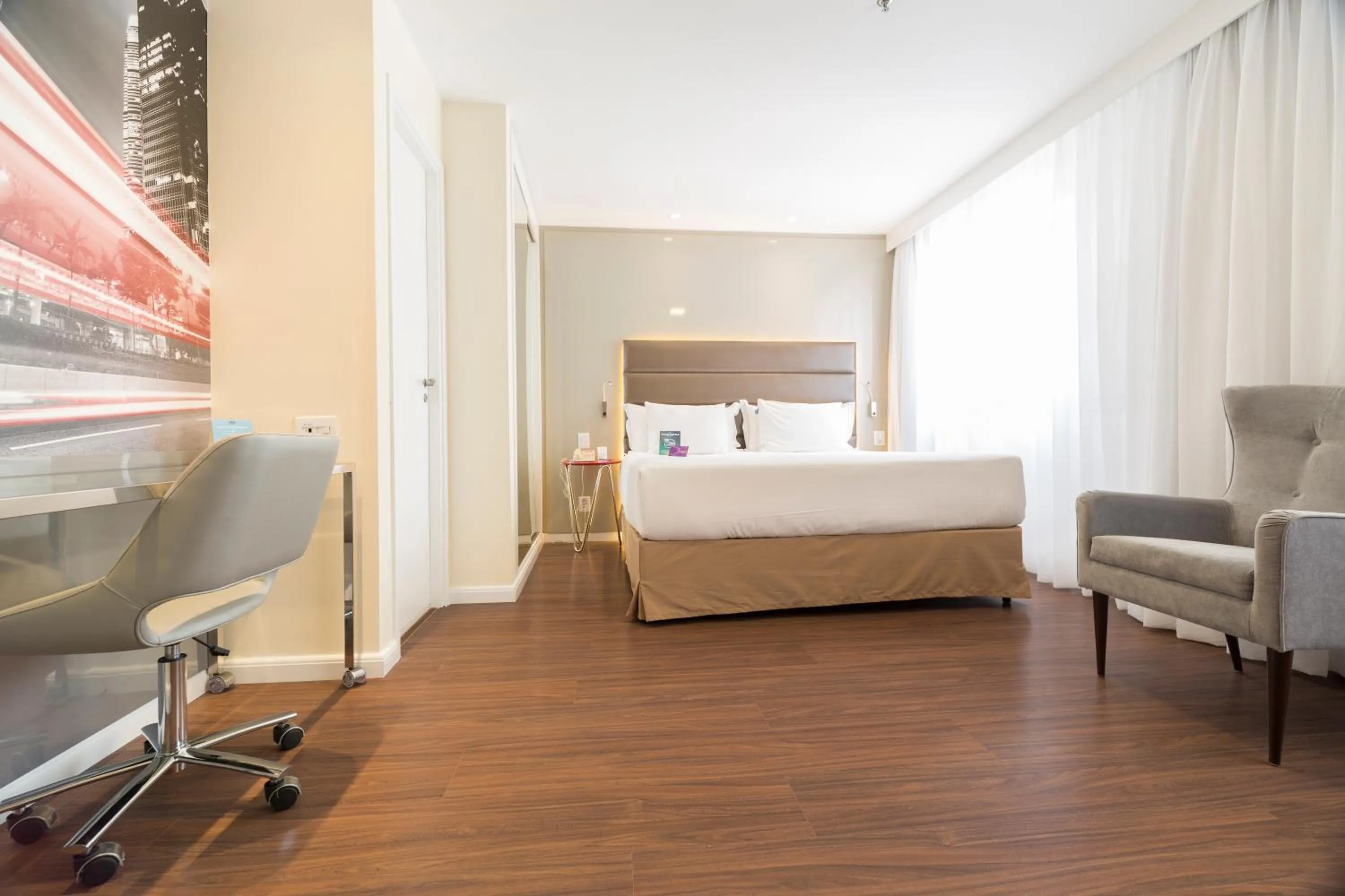 Photo of the whole room, Bed in Mercure Sao Paulo Vila Olimpia