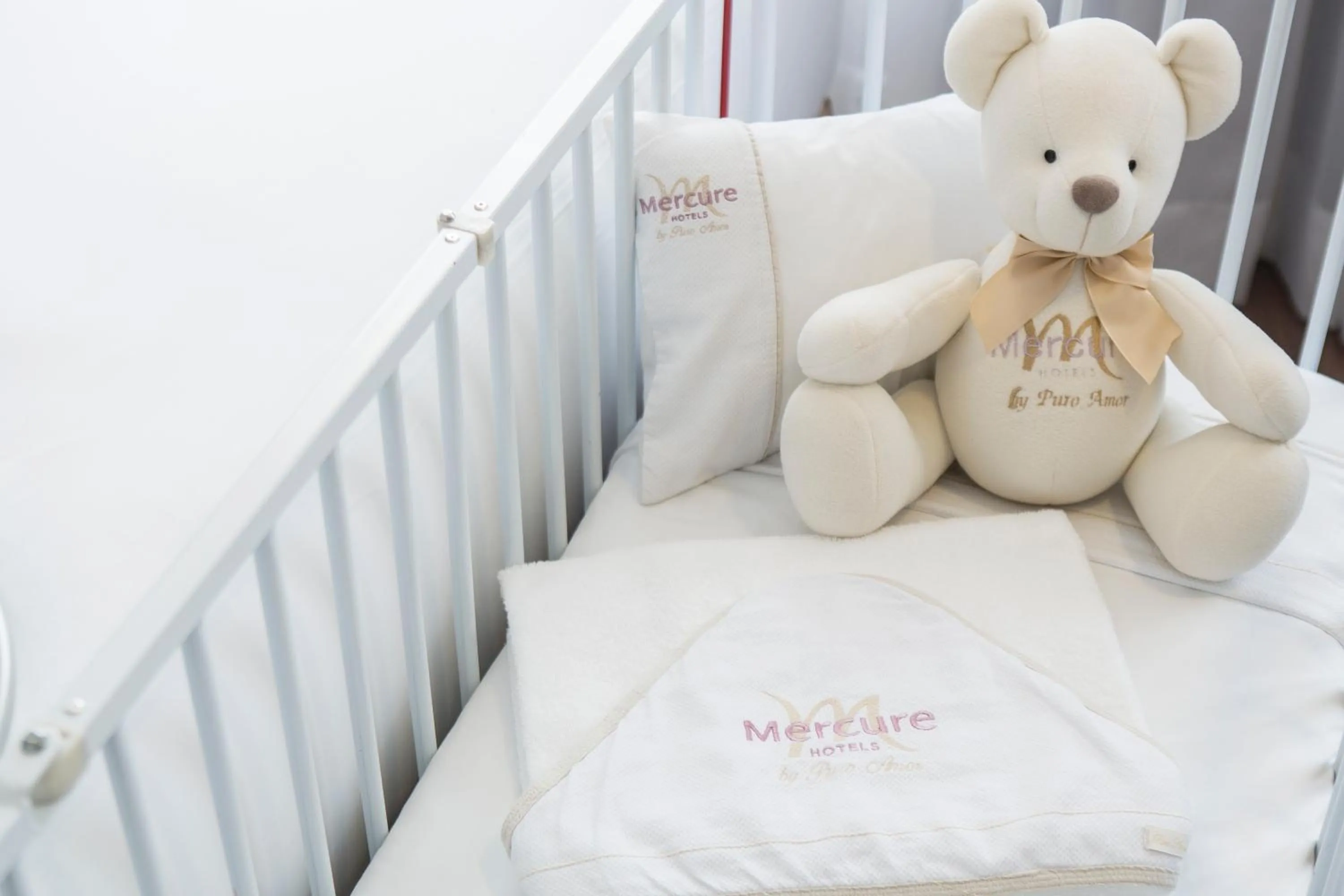 Decorative detail, Bed in Mercure Sao Paulo Vila Olimpia