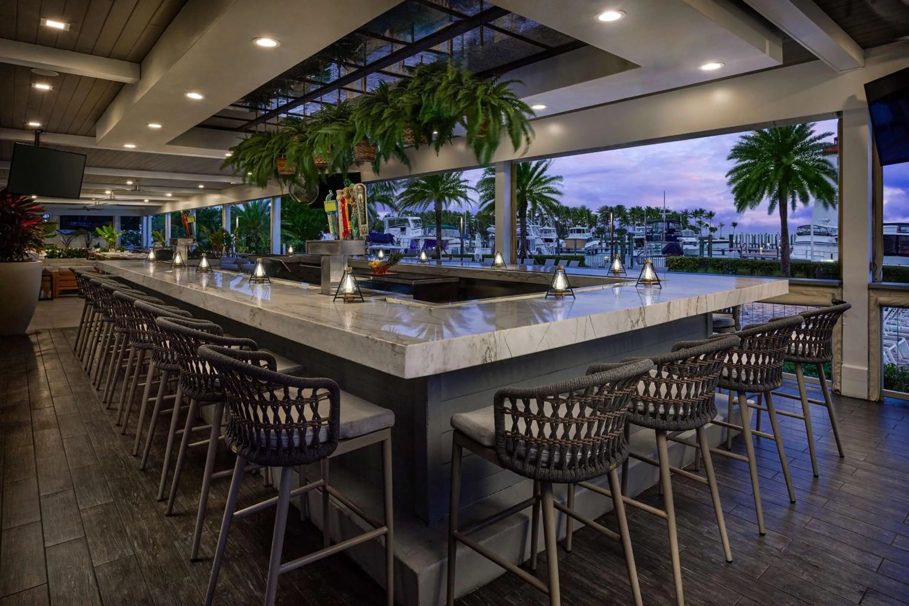 Lounge or bar in Faro Blanco Resort Marathon Florida Keys, Curio by Hilton