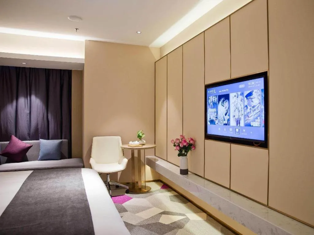 Lavande Hotel Shenzhen Dongmen Shuibeicuizhu Metro Station