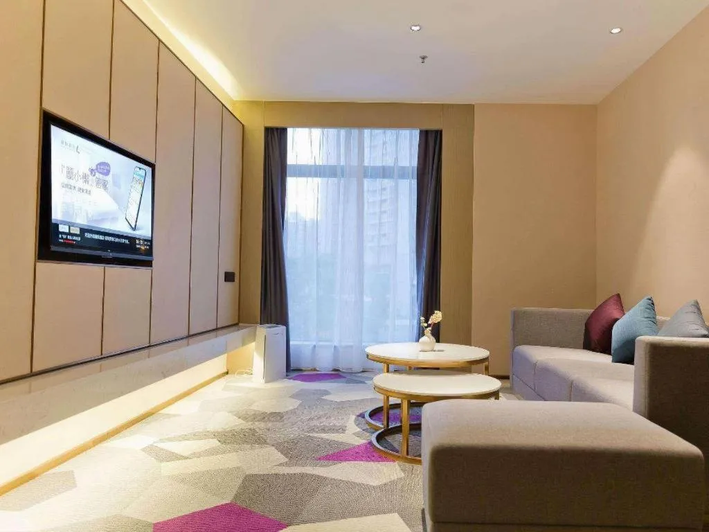 Lavande Hotel Shenzhen Dongmen Shuibeicuizhu Metro Station