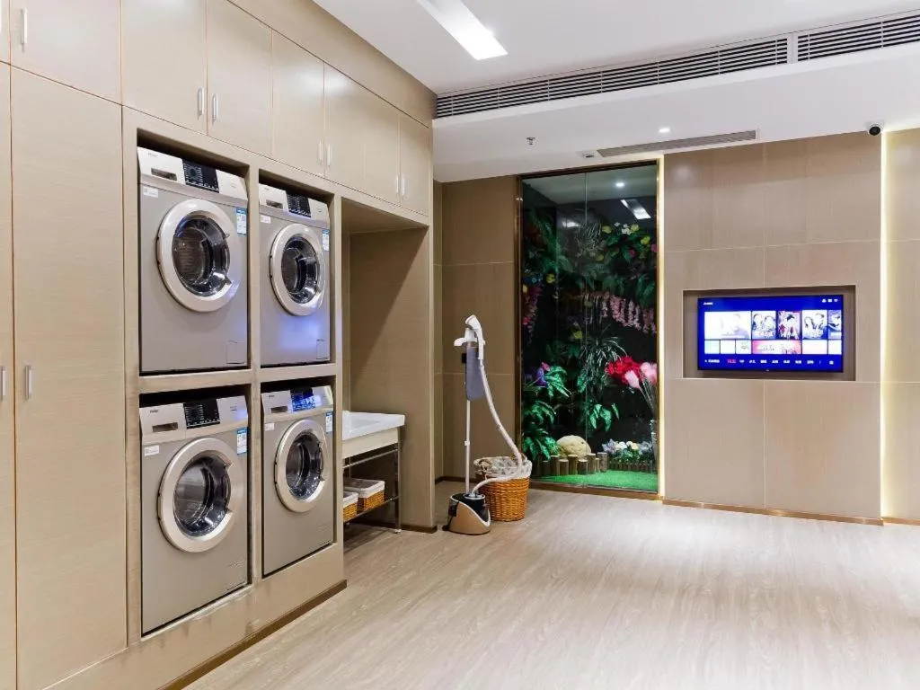 Lavande Hotel Shenzhen Dongmen Shuibeicuizhu Metro Station