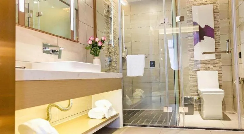 Lavande Hotel Shenzhen Dongmen Shuibeicuizhu Metro Station