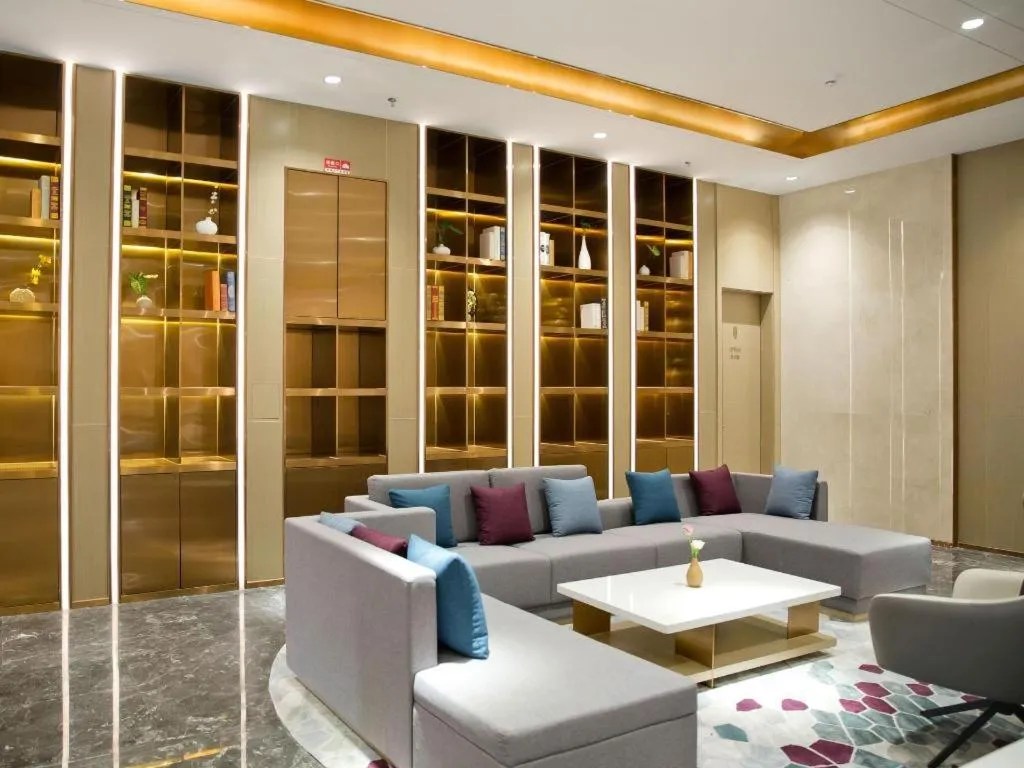 Lavande Hotel Shenzhen Dongmen Shuibeicuizhu Metro Station