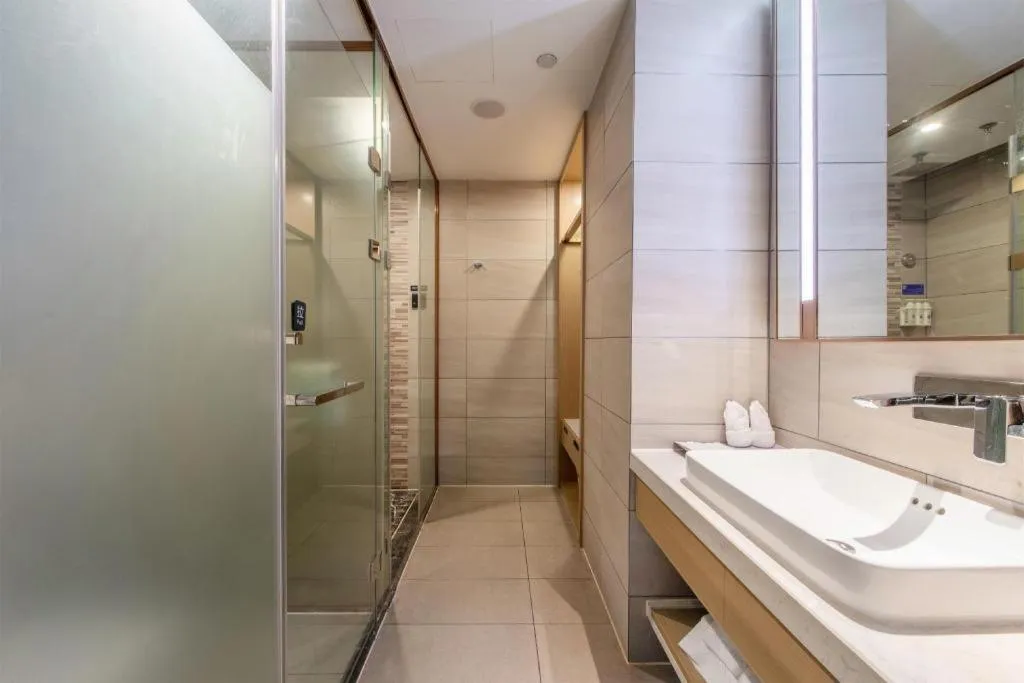 Lavande Hotel Shenzhen Dongmen Shuibeicuizhu Metro Station