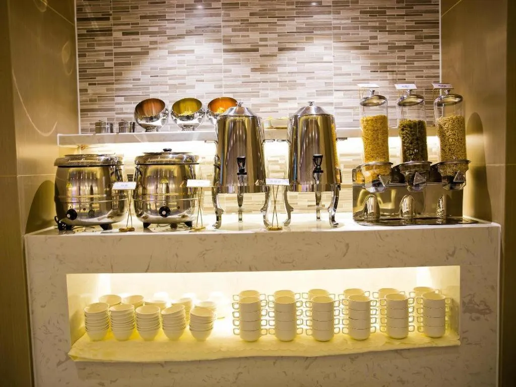 Lavande Hotel Shenzhen Dongmen Shuibeicuizhu Metro Station