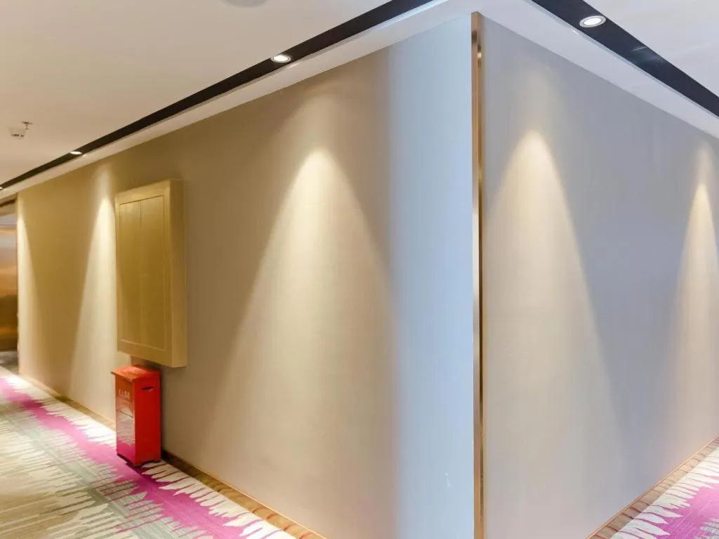 Lavande Hotel Shenzhen Dongmen Shuibeicuizhu Metro Station