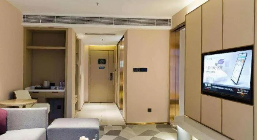 Lavande Hotel Shenzhen Dongmen Shuibeicuizhu Metro Station