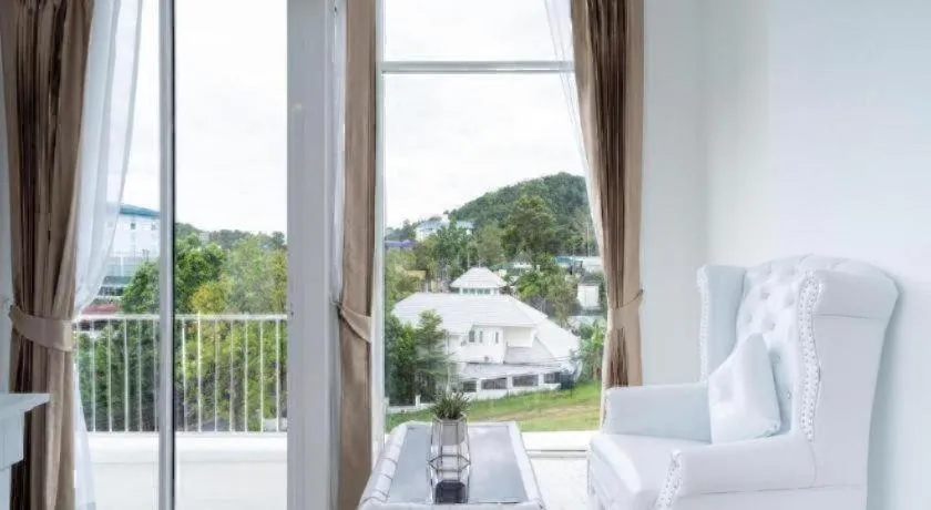 B2 Phuket Premier Hotel