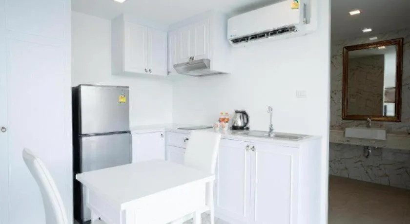 B2 Phuket Premier Hotel