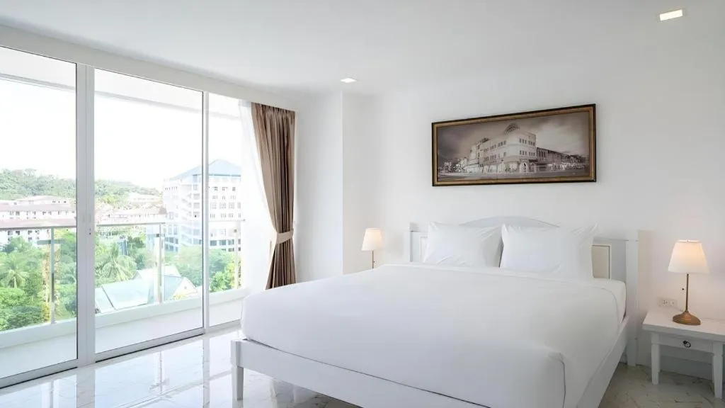 Bed in B2 Phuket Premier Hotel