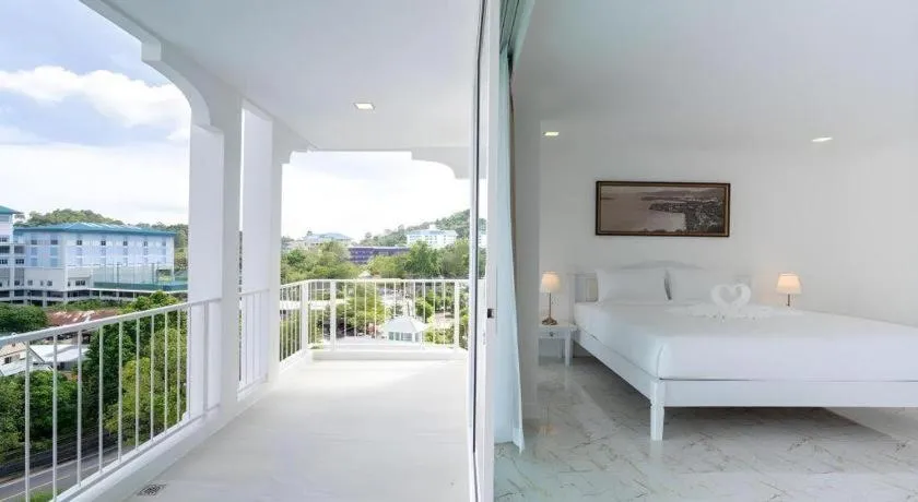 Bed in B2 Phuket Premier Hotel