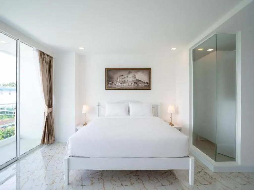 Bed in B2 Phuket Premier Hotel