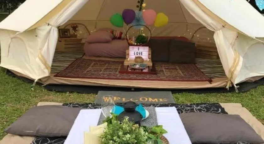 Glamping kaki singapore-Standard medium bell tent