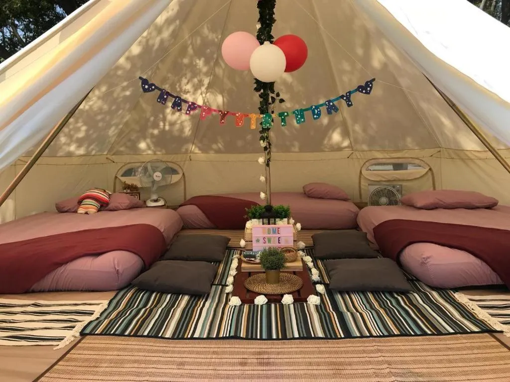 Glamping kaki singapore-Standard medium bell tent