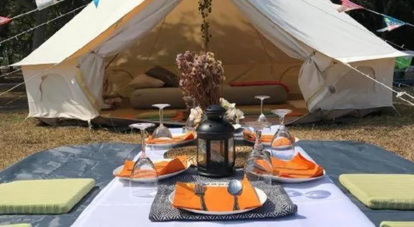 Glamping kaki singapore-Standard medium bell tent
