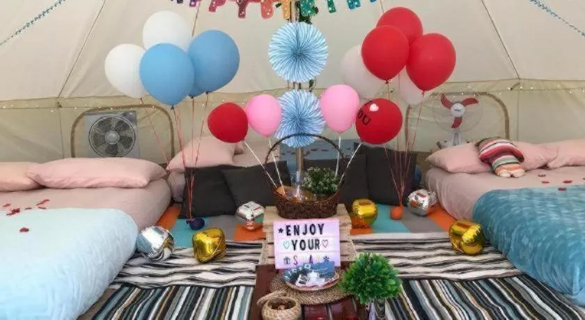 Bed in Glamping kaki singapore-Standard medium bell tent