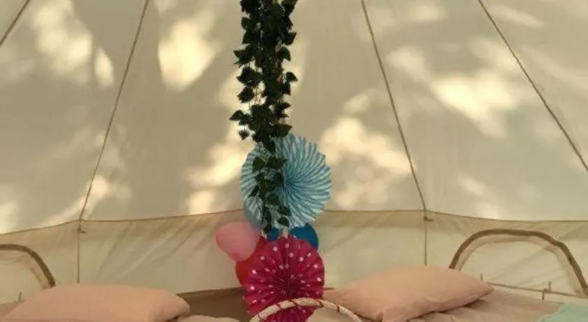 Glamping kaki singapore-Standard medium bell tent