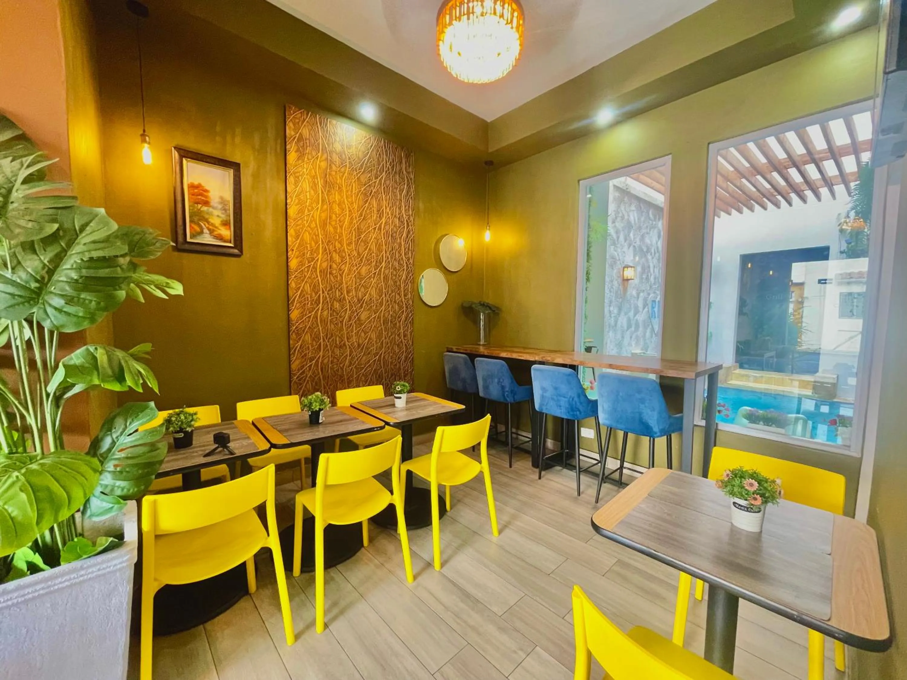 Restaurant/places to eat in RIG Puerto Malecón