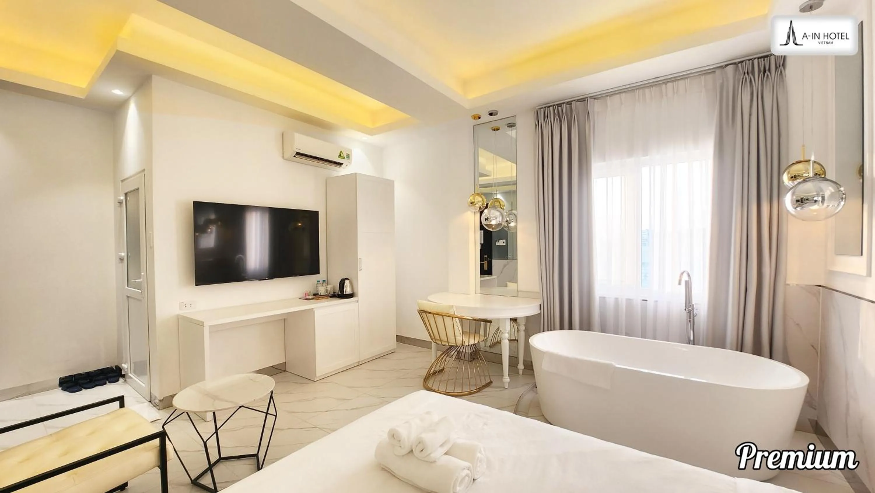 Bedroom, Bed in A In Hotel Atistar