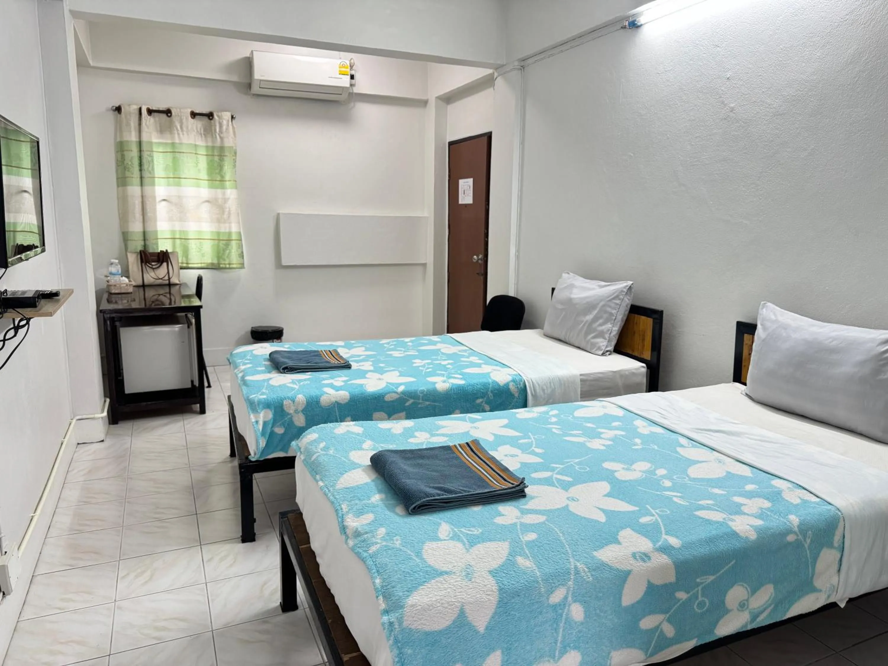 Bedroom, Bed in Collection O Centre Place