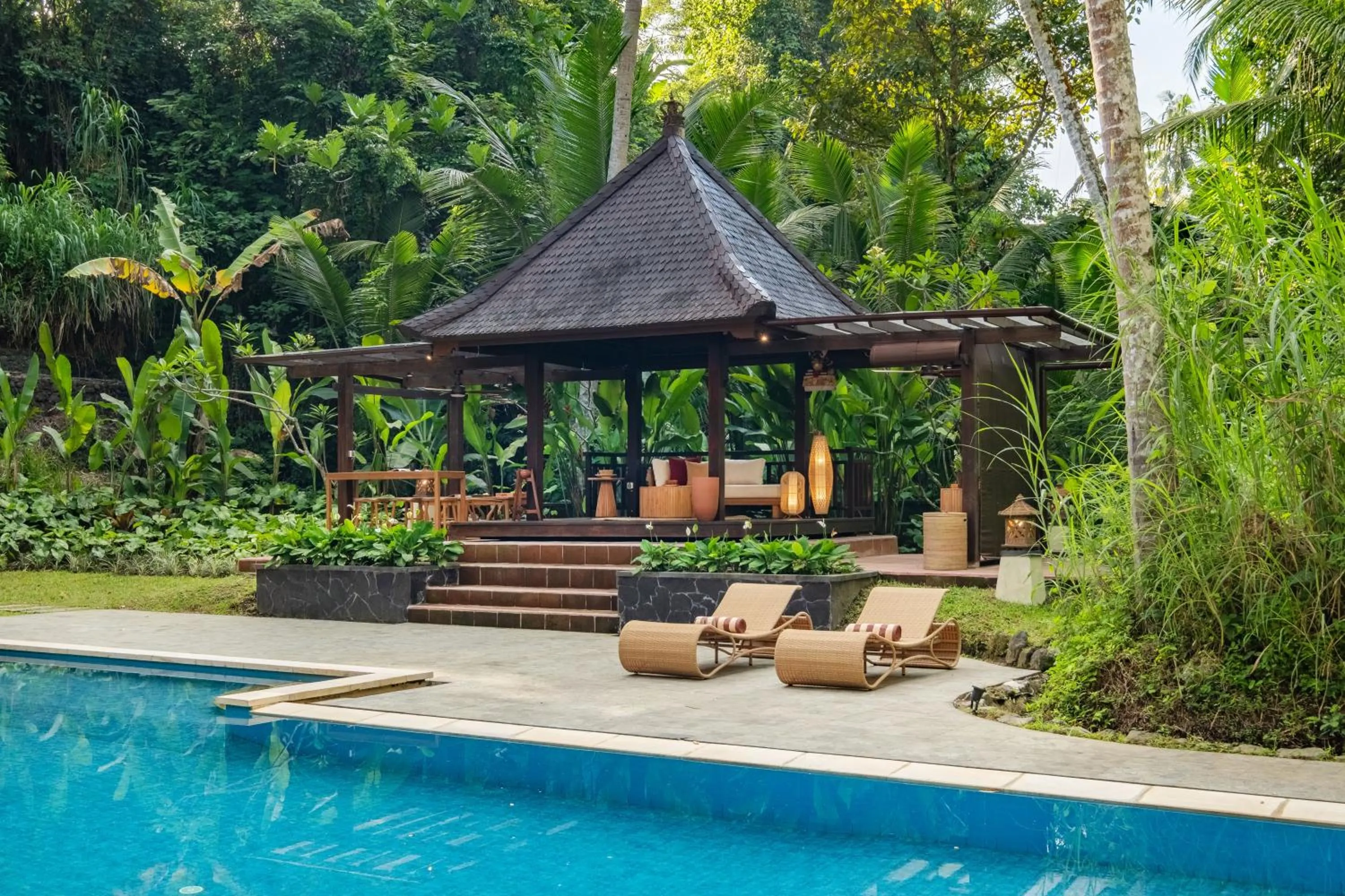 Swimming pool in Semana Residences by Cove