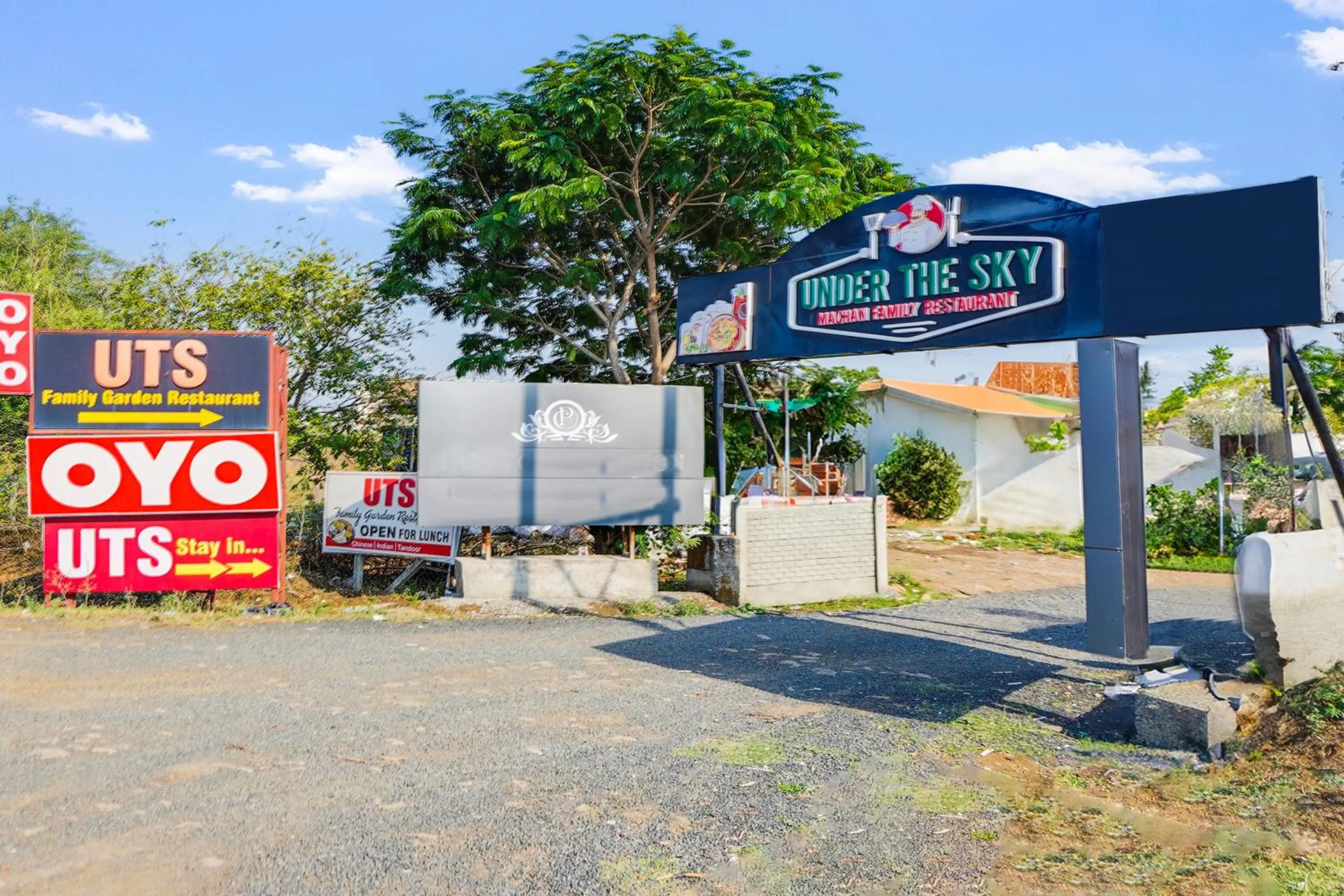Facade/entrance in Hotel O UTS STAY IN