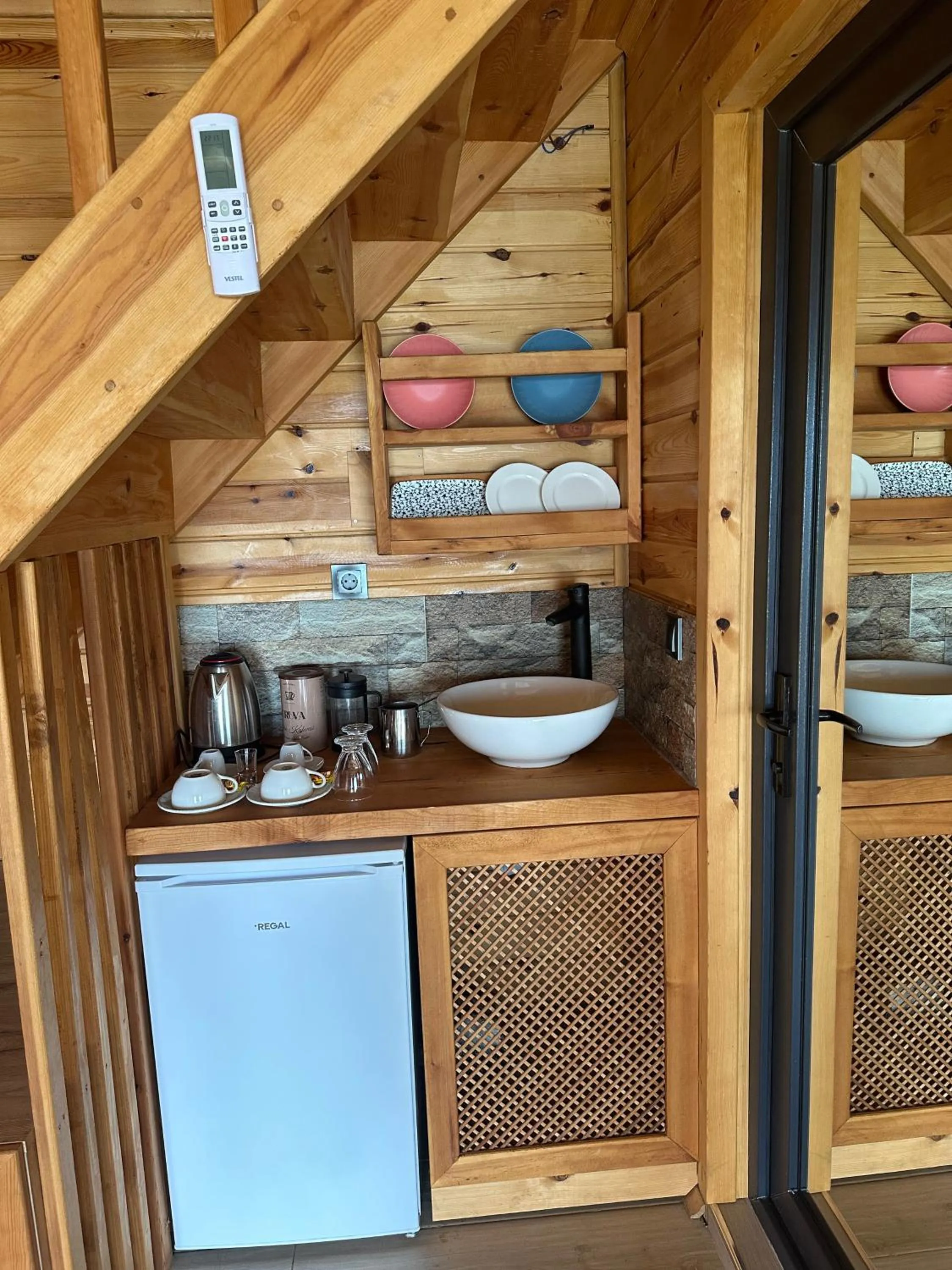 Kitchen or kitchenette in PUGARi HOTEL