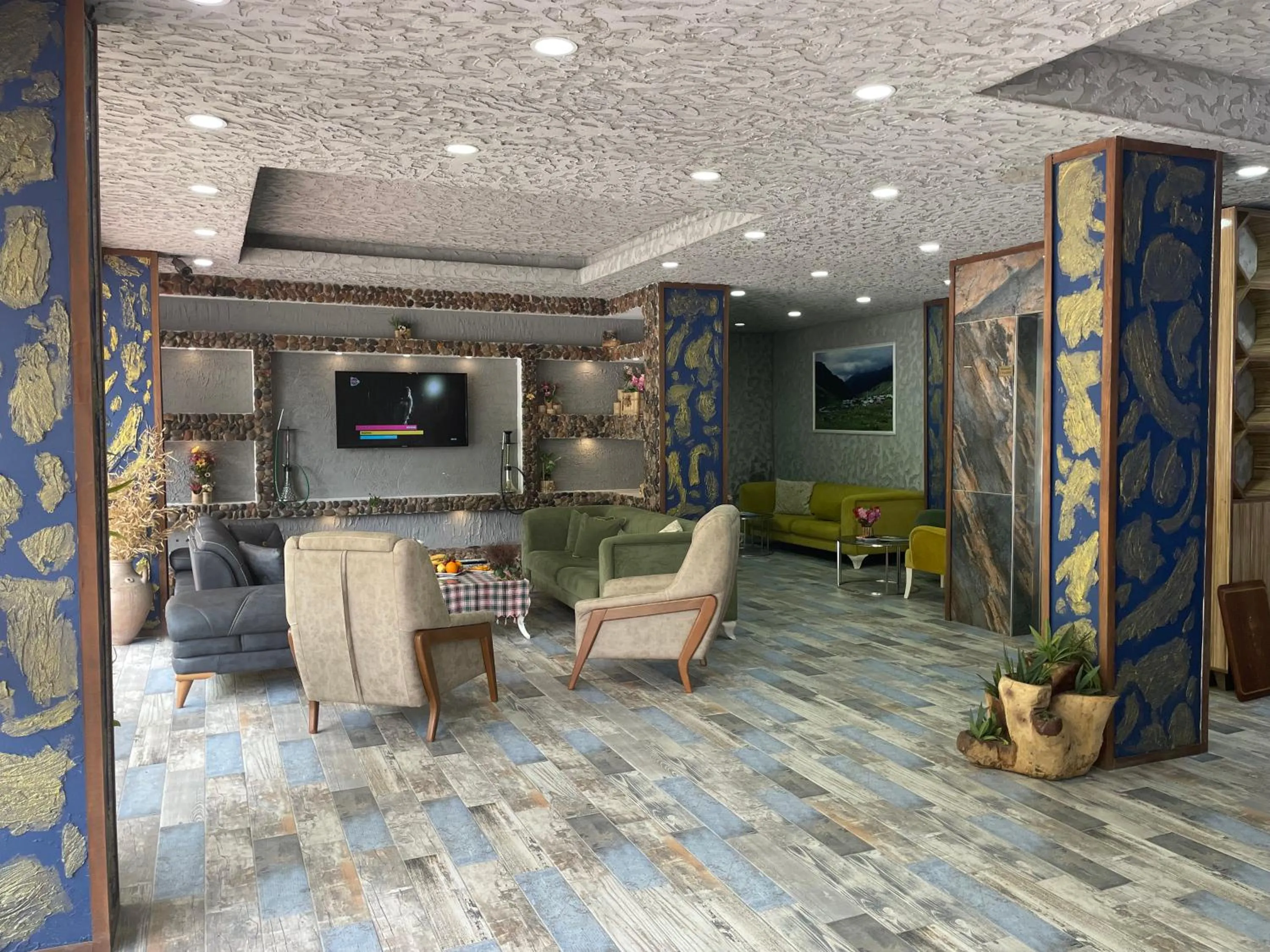 TV and multimedia in PUGARi HOTEL