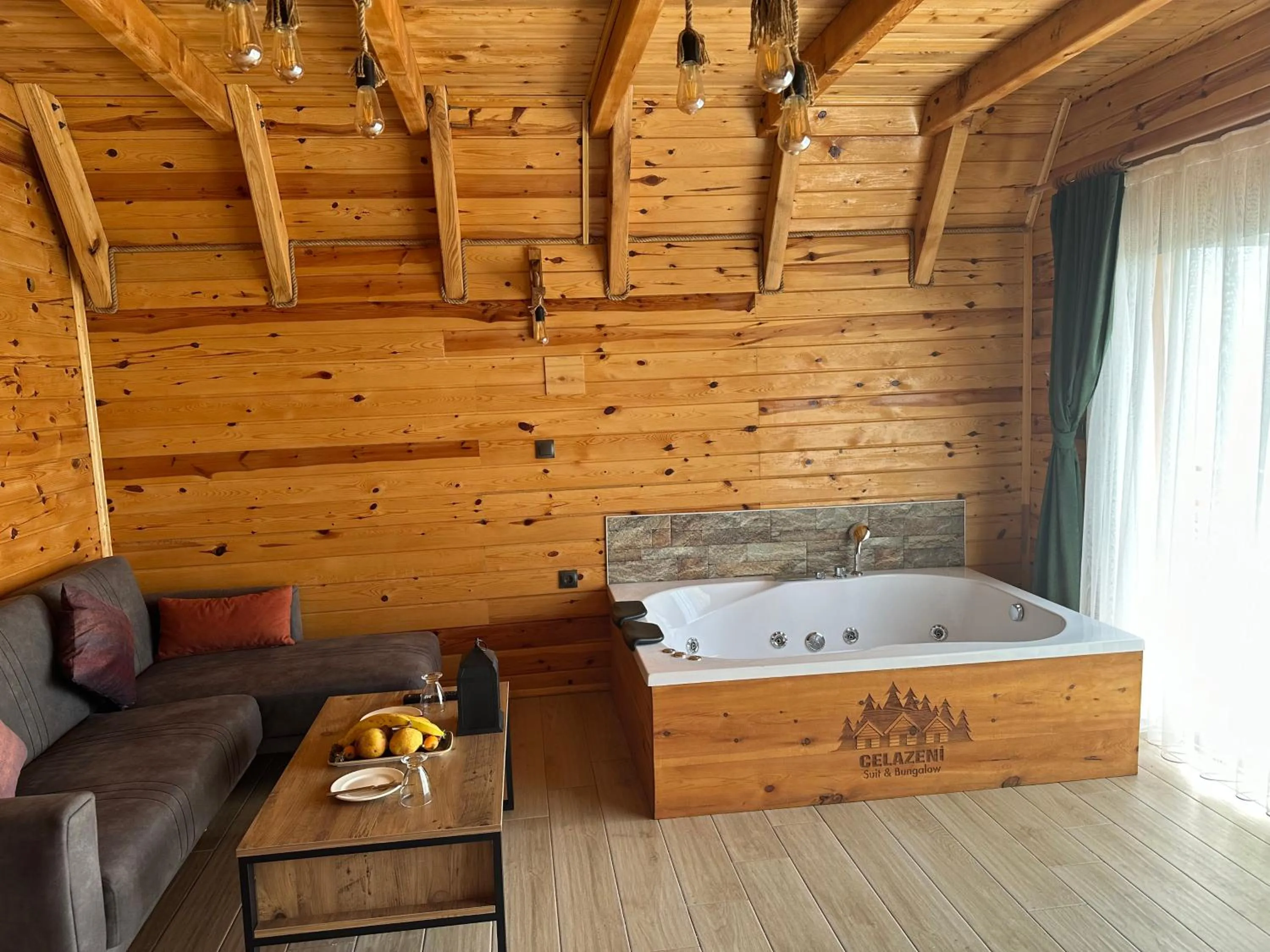 Hot Tub in PUGARi HOTEL