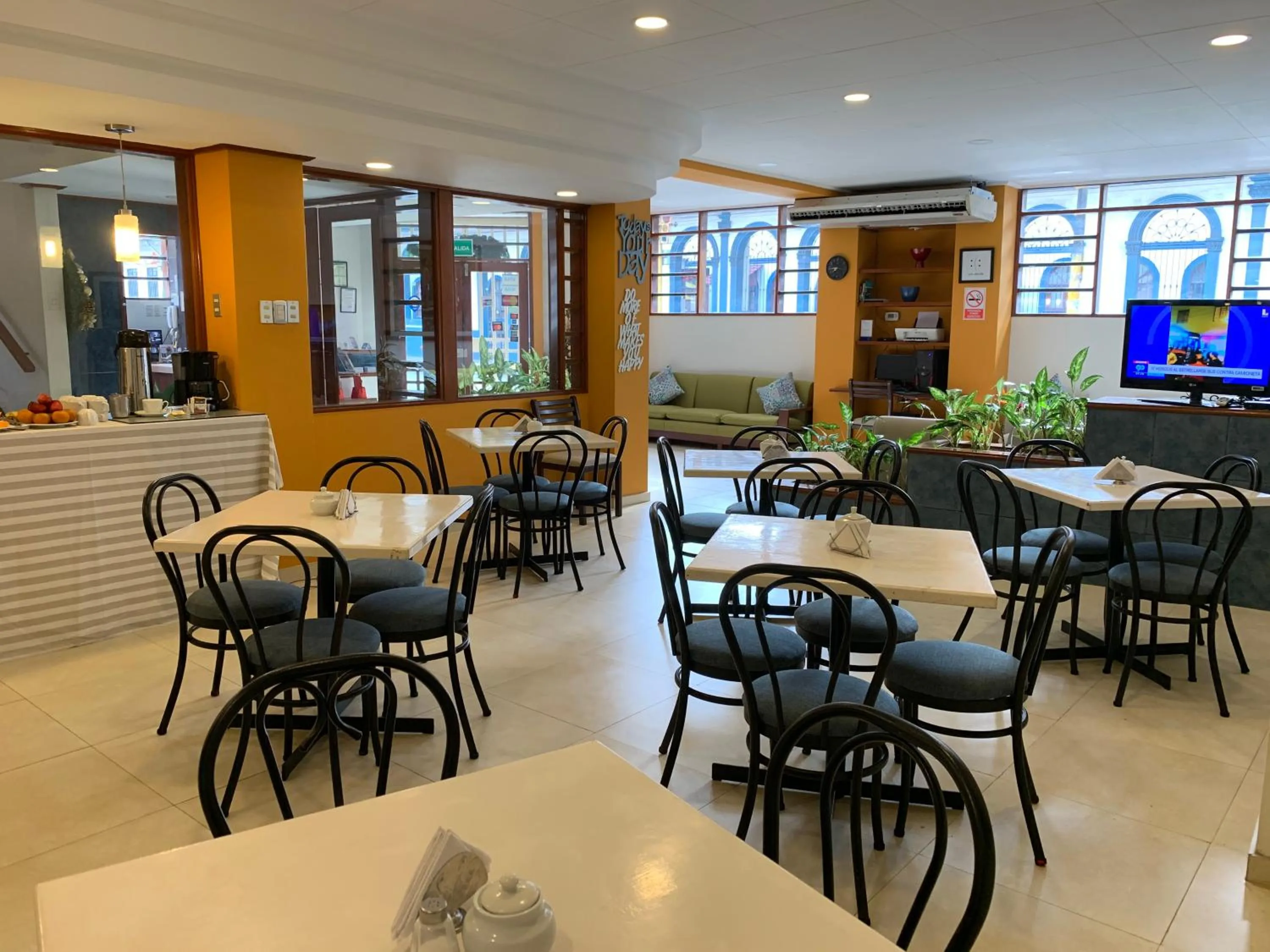 Restaurant/places to eat in Hotel Acosta