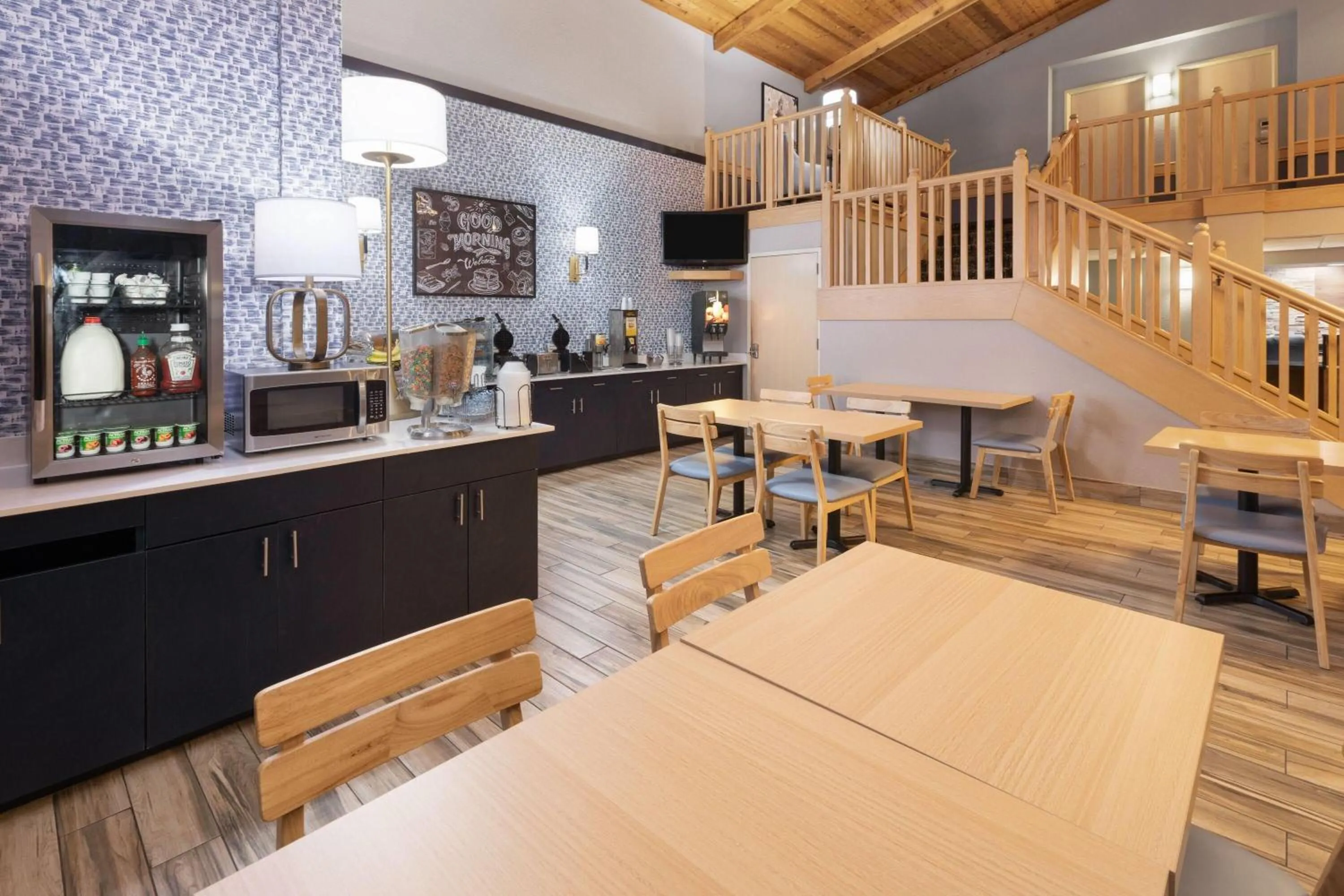 Breakfast in AmericInn by Wyndham Douglas/Saugatuck