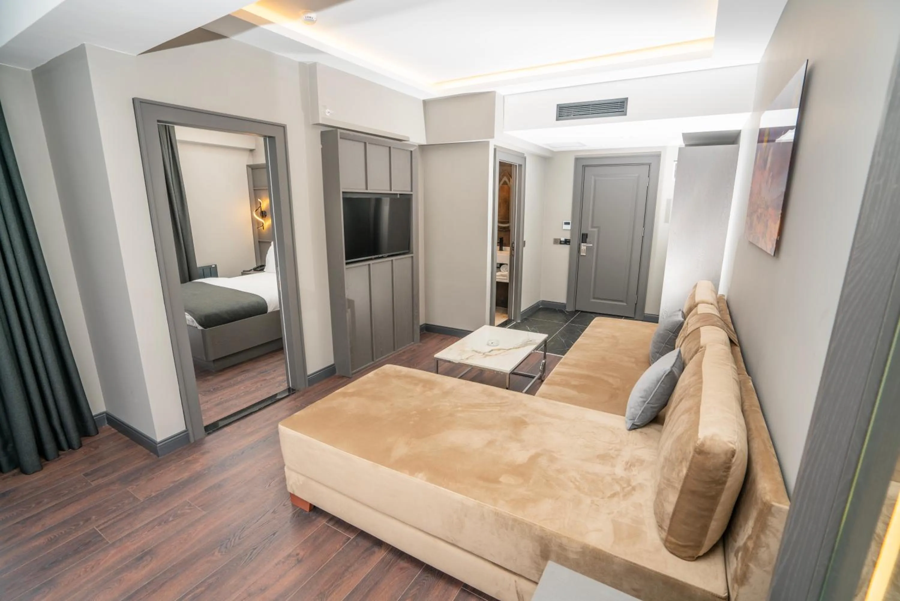 TV and multimedia, Bed in 216 Style Suite