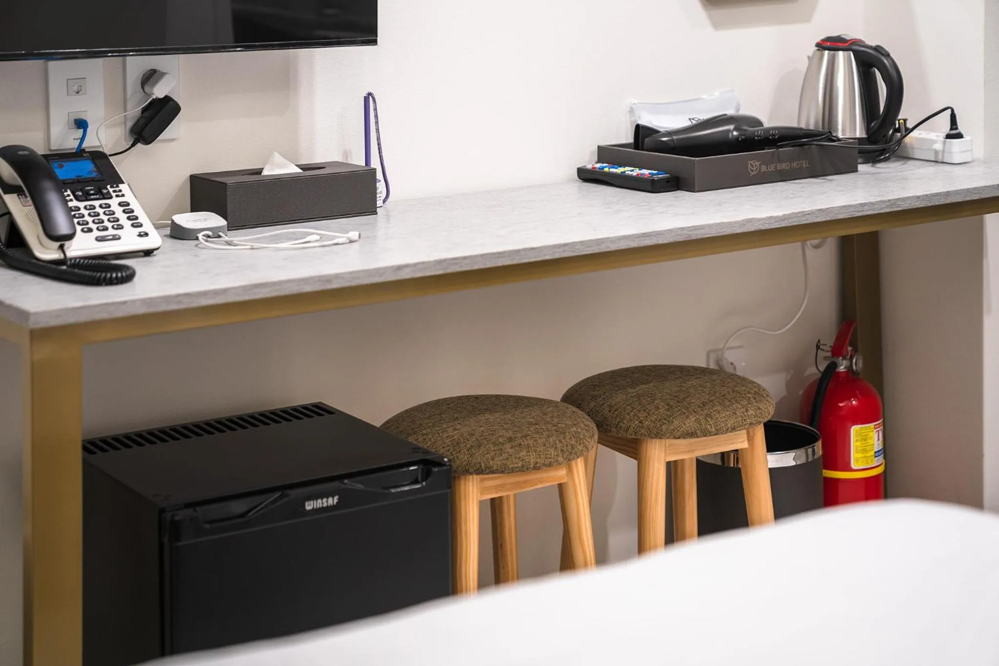 TV and multimedia in Bluebird Hotel