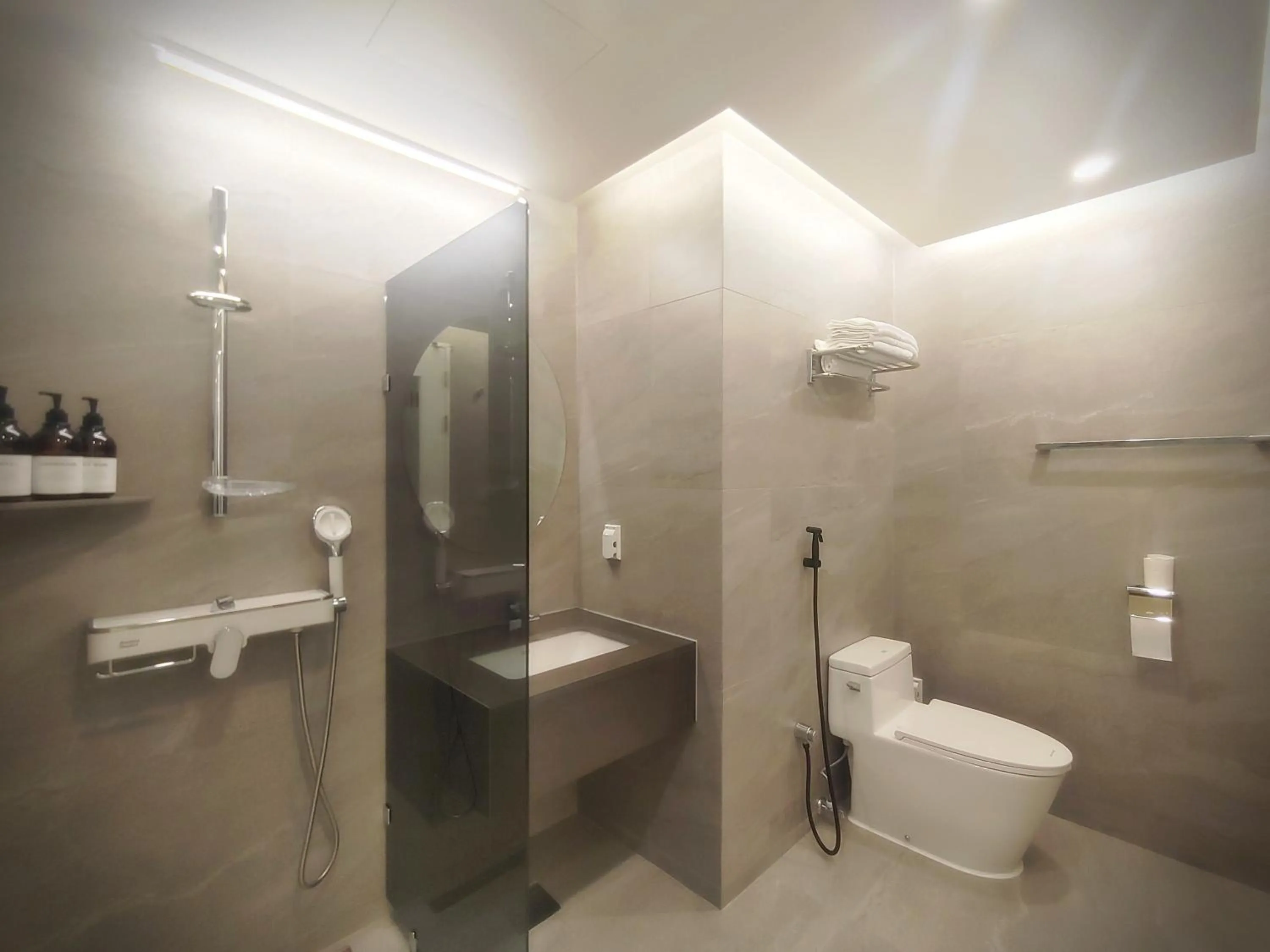 Bathroom in Bluebird Hotel