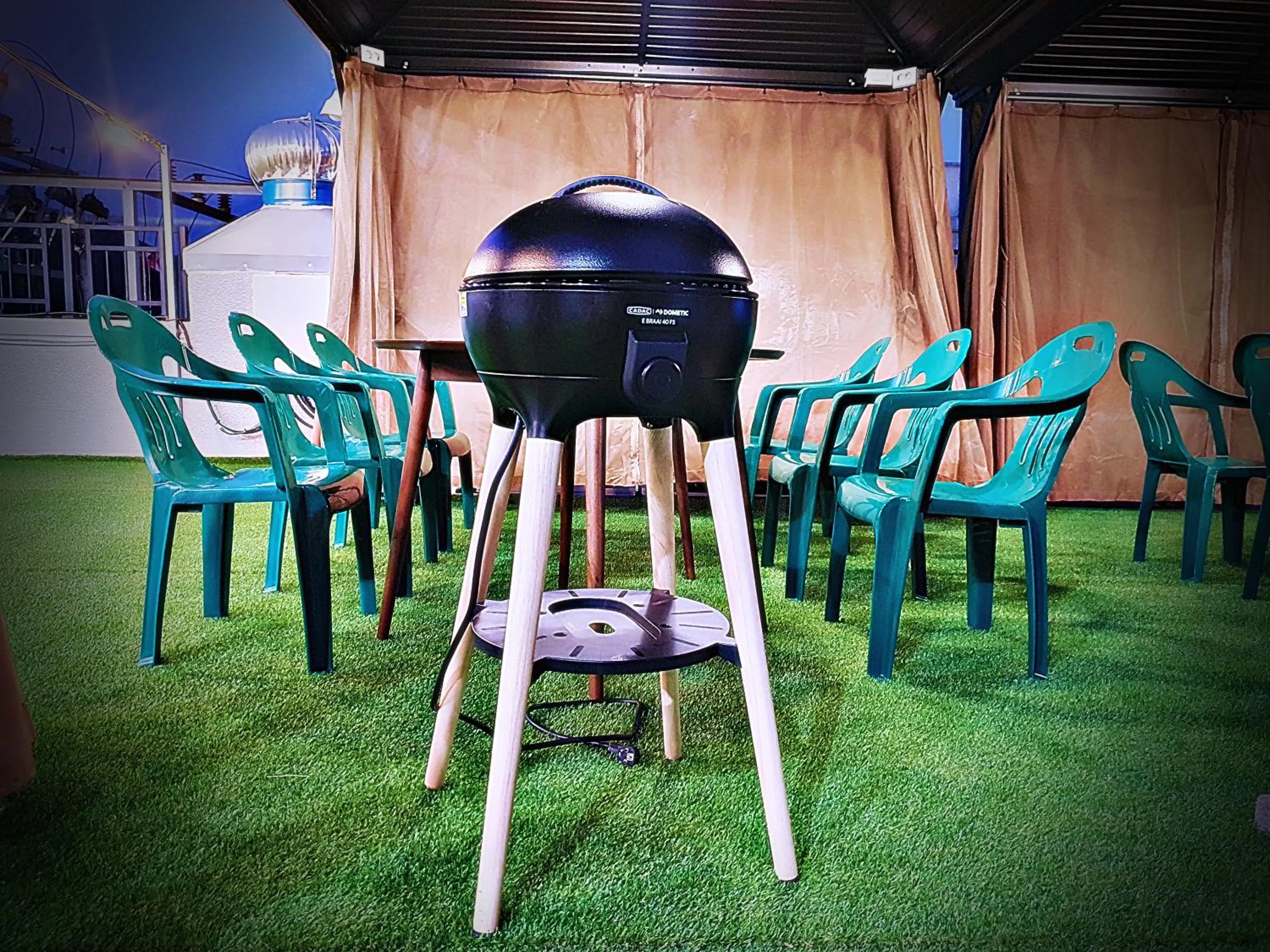 BBQ facilities in Bluebird Hotel